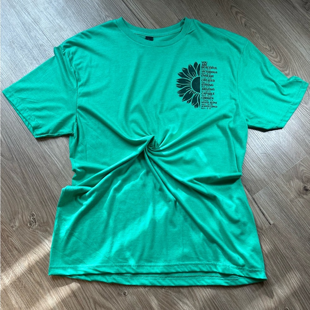 New- Gilden softstyle large t-shirt
